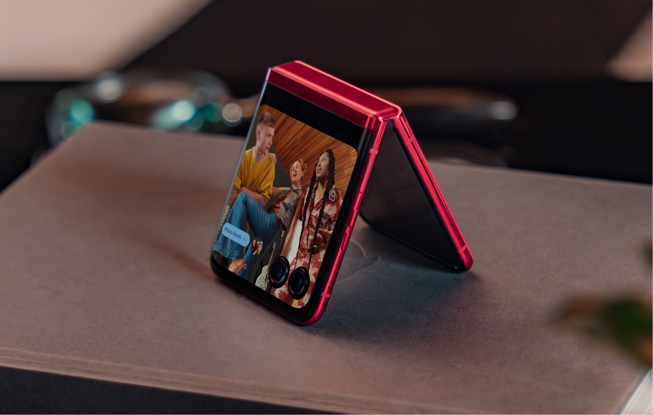 Motorola Razr 40 Ultra on moderni ikoni – Suurin ja kehittynein ...